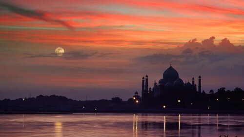 Agra - Uttar PradeshIndia - Asia; Sunset at Taj Mahal